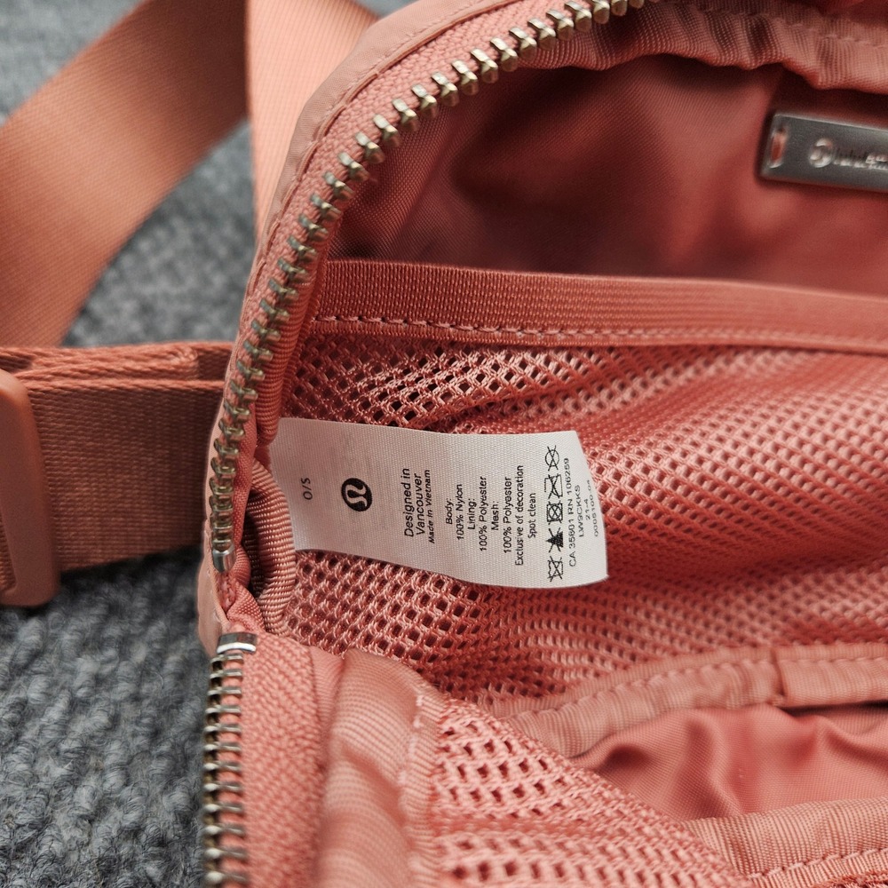 Lululemon Pink Everywhere Belt Bag Fanny Pack Crossbody Athletic 1L Adjustable - Picture 6 of 7
